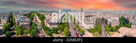 Panoramablick vom Arc de Triomphe zum La Defense District, Paris, Frankreich Stockfoto