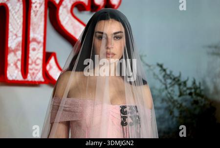 London, Großbritannien. Februar 2026. Charli XCX nimmt an der Premiere von Wuthering Heights UK im Odeon Luxe Leicester Square in London Teil. (Foto: Fred Duval/SIPA USA) Credit: SIPA USA/Alamy Live News Stockfoto