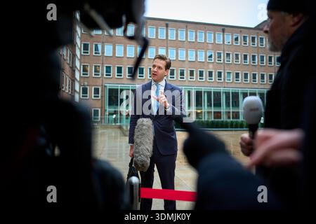 DER HAAG – Hausmeister Vincent Karremans (Wirtschaft) kommt zur wöchentlichen Kabinettssitzung im Ministerium für Allgemeine Angelegenheiten. PHIL NIJHUIS / ANP netherlands Out - belgien Out Stockfoto
