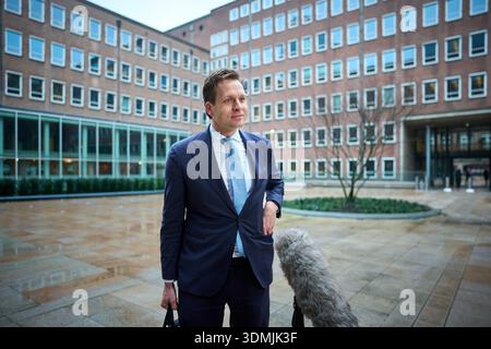 DER HAAG – Hausmeister Vincent Karremans (Wirtschaft) kommt zur wöchentlichen Kabinettssitzung im Ministerium für Allgemeine Angelegenheiten. PHIL NIJHUIS / ANP netherlands Out - belgien Out Stockfoto