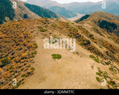 Luftaufnahme des Panorama Shatyly Issyk-Kul, Bokonbaevo. Kirgisistan Stockfoto