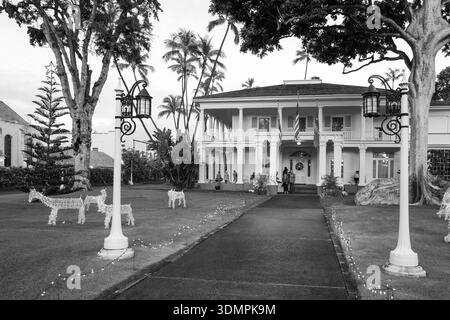 Der Washington Place, die offizielle Residenz des Gouverneurs von Hawaii, beherbergte sein jährliches weihnachtliches Open House in Honolulu. Das historische Herrenhaus war geschmückt Stockfoto