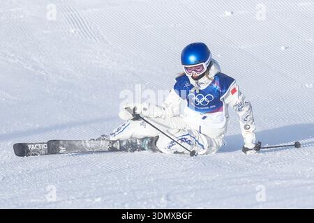 02.07.2026, Livigno, Snow Park, Slopestyle Qualifying Womens, kranke Eileen Gu aus China Stockfoto