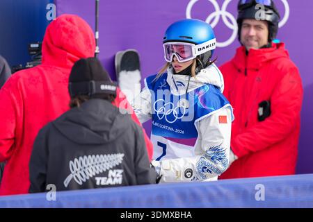 02.07.2026, Livigno, Snow Park, Slopestyle Qualifying Womens, kranke Eileen Gu aus China Stockfoto