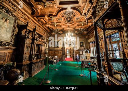 Sinaia, Rumänien - 5. Juli 2016: Arbeitskabinett auf Schloss Peles in der Nähe von Sinaia Stockfoto