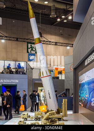 Goyang, Südkorea – 23. Oktober 2025: Hanwha Aerospace L-SAM ABM (Langstrecken-Flugabwehrrakete, Anti-Ballistik-Rakete) Interceptor Stockfoto