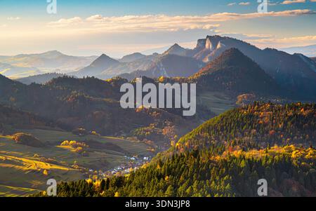 Sommerblick auf die drei Kronen in Pieniny am Fuße der Tatra. Polen Stockfoto