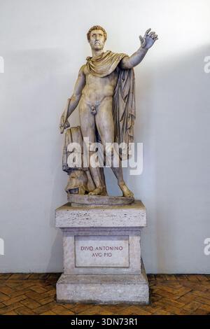 Marmorstatue von Titus Aelius Hadrianus Antoninus Pius (86–161 n. Chr.) römischer Kaiser von 138 n. Chr. bis 161 n. Chr. - Palazzo Altemps, Museo Nazionale Romano - Rom, Italien Stockfoto