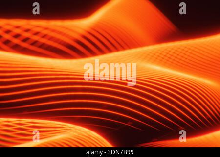 Visuelle Darstellung von Schallwellen oder Radiofrequenzen. Orangefarbenes 3D-Neon kräuselt über einem dunklen Raster. Abstrakter digitaler Equalizer und elektronische Musik Co Stockfoto