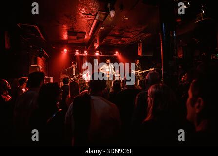 Jeder sagt Hi, live im Lexington, London, am 9. Dezember 2025. Stockfoto