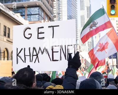 Ein Seufzer, der dazu aufruft, Khamenei bei einer massiven Kundgebung für einen freien Iran und gegen das islamische Regime in Toronto, Ontario, am 1. Februar 2025 zu bekommen. Stockfoto
