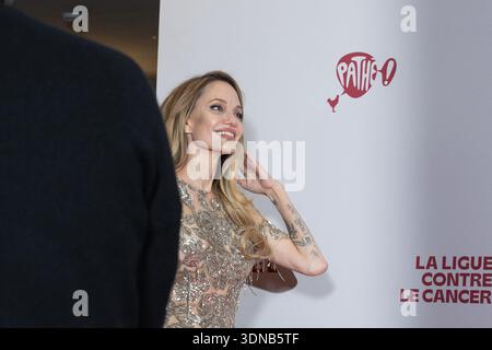 Paris, Frankreich. Februar 2026. Angelina Jolie nimmt am 9. Februar 2026 an der Pariser Filmpremiere „Couture“ im Pathe Palace Teil. Foto: Nasser Berzane/ABACAPRESS.COM Credit: Abaca Press/Alamy Live News Stockfoto