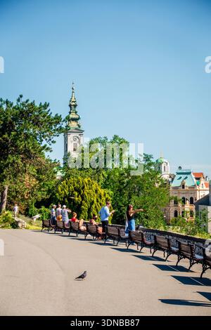 15. Juni 2024, Belgrad, Serbien: Die Menschen genießen einen schönen Sommertag im Kalemegdan Park im Zentrum von Belgrad Stockfoto