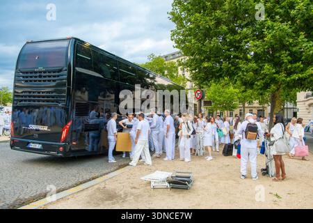 Frankreich, Paris, das Diner en Blanc vor den Invaliden Stockfoto
