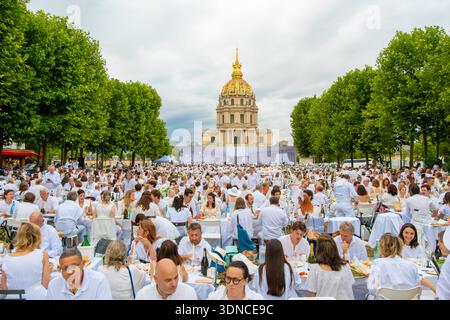 Frankreich, Paris, das Diner en Blanc vor den Invaliden Stockfoto