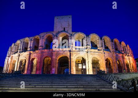Frankreich, Bouches du Rhone, Arles, die Arena, ein römisches Amphitheater, das um 80-90 n. Chr. erbaut wurde und von der UNESCO zum Weltkulturerbe erklärt wurde Stockfoto