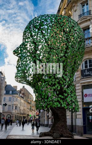 Frankreich, Cote d'Or, Dijon, Gebiet, das von der UNESCO zum Weltkulturerbe erklärt wurde, sempervirens (2013) von der Künstlerin Gloria Friedmann in der Rue de Liberté Stockfoto