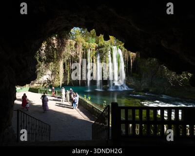 Oberer Düden Wasserfall. Ein Symbol des Tourismus in Antalya. Bezirk Kepez - Türkiye Stockfoto