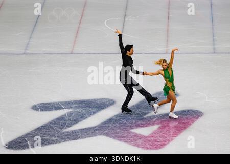 MAILAND, ITALIEN. 9. Februar: HARRIS Holly / CHAN Jason (aus) treten am Montag, 9. Februar 2026, in Figure Staking Ice Dance - Rhythm Dance während der Milan Cortina 2026 in der Milano Ice Dance Arena an. MAILAND, ITALIEN. Quelle: Taka G Wu/Alamy Live News Stockfoto