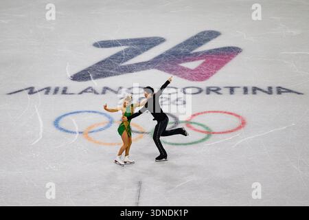 MAILAND, ITALIEN. 9. Februar: HARRIS Holly / CHAN Jason (aus) treten am Montag, 9. Februar 2026, in Figure Staking Ice Dance - Rhythm Dance während der Milan Cortina 2026 in der Milano Ice Dance Arena an. MAILAND, ITALIEN. Quelle: Taka G Wu/Alamy Live News Stockfoto
