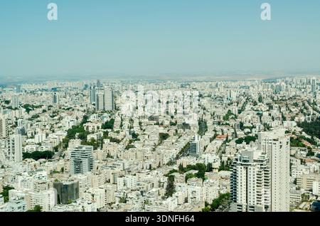 Allgemeine Luftaufnahme von Tel Aviv mit weißen Gebäuden (Israel) Stockfoto