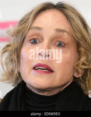 Eine Pressekonferenz im Schaumrollenkönig in St. Willibald, Österreich, am Dienstag, 10. Februar 2026 mit Opernballstar Sharon Stone. Sharon Stone - 20260210 PD14287 Credit: APA-PictureDesk/Alamy Live News Stockfoto