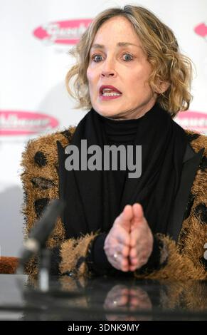 Eine Pressekonferenz im Schaumrollenkönig in St. Willibald, Österreich, am Dienstag, 10. Februar 2026 mit Opernballstar Sharon Stone. Sharon Stone - 20260210 PD12184 Credit: APA-PictureDesk/Alamy Live News Stockfoto