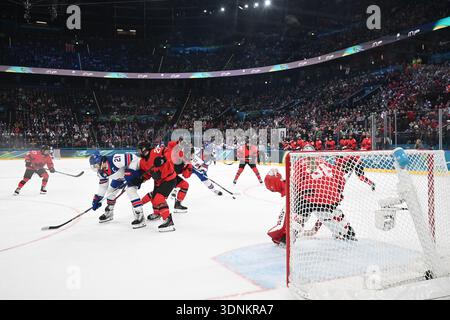 DUNNE Joy (USA) versucht, ein Tor zu schießen während der Olympischen Winterspiele Milano-Cortina 2026 in Mailand, Italien, 10. Februar 2026 Credit: Independent Photo Agency Srl/Alamy Live News Stockfoto