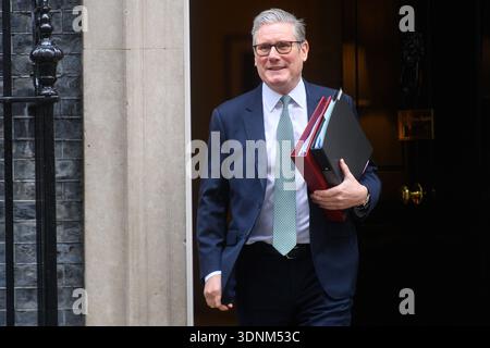London, UK. 11 Feb 2026. British Prime Minister Sir Keir Starmer departs Downing Street for PMQs. Credit: Justin Ng/Alamy Live News. Stockfoto