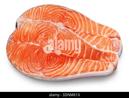 Frische, rohe Lachssteaks, isoliert auf weißem Hintergrund. Gesunde Meeresfrüchte in Omega-3, ideal zum Kochen. Beschneidungspfad. Stockfoto
