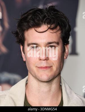 Los Angeles, Usa. Februar 2026. LOS ANGELES, KALIFORNIEN, USA – 10. FEBRUAR: James Deveney kommt am 10. FEBRUAR 2026 zur Weltpremiere von „Crime 101“ der Amazon MGM Studios, die am United Theater am Broadway im STILE Downtown Los Angeles by Kasa in Los Angeles, Kalifornien, USA stattfindet. (Foto: Xavier Collin/Image Press Agency) Credit: Image Press Agency/Alamy Live News Stockfoto