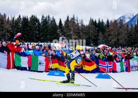 Antholva, Italien 20260211. Anna Magnusson aus Schweden während des 15-km-Normaldistanz-Biathlon der Frauen bei den Olympischen Winterspielen in Mailand Cortina 2026. Foto: Heiko Junge / NTB dieser Text wird automatisch übersetzt Stockfoto