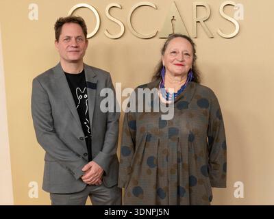 10. Februar 2026, Beverly Hills, Kalifornien, USA: RON DYENS und FLORENCE MIAILHE nehmen am 98. Oscars-Nominierten Luncheon teil. (Credit Image: © Billy Bennight/ZUMA Press Wire) NUR REDAKTIONELLE VERWENDUNG! Nicht für kommerzielle ZWECKE! Stockfoto