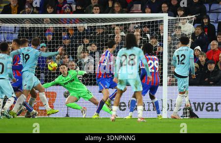 London, Großbritannien. Februar 2026. Während des Spiels Crystal Palace gegen Burnley Premier League im Londoner Selhurst Park. Der Bildnachweis sollte lauten: Paul Terry/Sportimage Credit: Sportimage Ltd/Alamy Live News Stockfoto