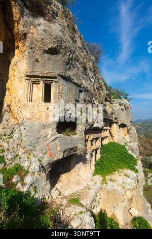 Lykische Gräber in den Bergen in Tlos, Türkei, geschnitzt Stockfoto