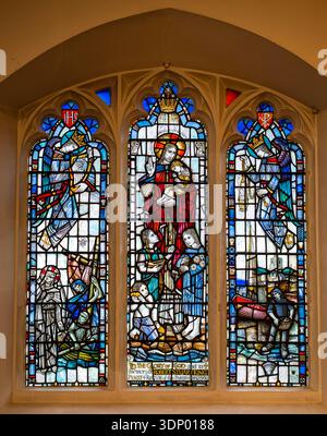 Buntglasfenster in St. Clemens Kirche in Leigh-on-Sea, Essex Stockfoto