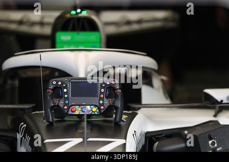 Cadillavc Lenkrad, während der Vorsaisontests auf dem Bahrain International Circuit in Sakhir auf dem Bahrain International Circuit in Sakhir am 12. Februar 2026 in Bahrain. (Foto: Philippe Nanchino/Eurasia Sport Images) Stockfoto