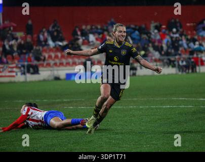 Alcalá de Henares, Spanien, 12. Februar 2026: Julia Zigiotti (18) feiert das dritte Tor im ersten Leg der UEFA Women's Champions League 2025-26 Play-off zwischen Atleti und man Utd im Atlético de Madrid Sports Center Alcalá de Henares in Alcalá de Henares, Spanien. Quelle: Alberto Brevers / Alamy Live News. Stockfoto
