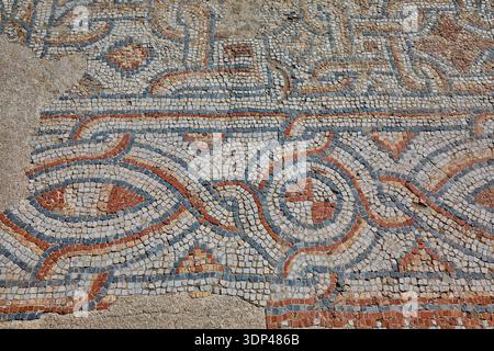 Der Mosaic gepflasterte Bürgersteig, dies war ein Bereich an der Fußgängerzone vor den Terrassenhäusern, Ephesus, Türkei, Westasien Stockfoto