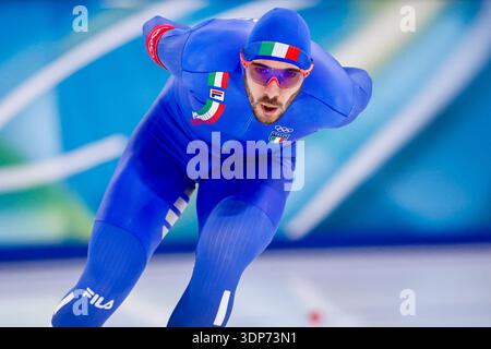 Davide Ghiotto aus Italien, der 10000 am 7. Tag der Olympischen Winterspiele 2026 in Milano Cortina am 13. Februar 2026 im Milano Speed Skating Stadium in Mailand teilnahm. (Quelle: Henk Jan Dijks/MTB-Photo/Alamy Live News) Stockfoto