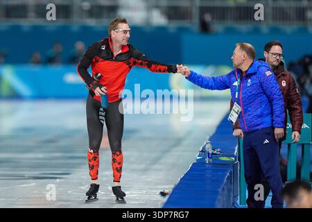 Mailand, Italien. Februar 2026. MAILAND, ITALIEN - 13. FEBRUAR: Ted-Jan Bloemen aus Kanada, Bart Schouten während der 10000 m langen Männer bei den Olympischen Winterspielen in Milano Cortina 2026 in der Milano Speed Skating Arena am 13. Februar 2026 in Mailand, Italien (Foto: Andre Weening/Orange Pictures) Credit: Orange Pics BV/Alamy Live News Stockfoto