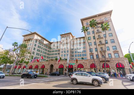 Beverly Hills, Kalifornien - 21. Januar 2026: Dynamische Tiefwinkelaufnahmen, die die großartige Architektur des Beverly Wilshire, A, einfangen Stockfoto