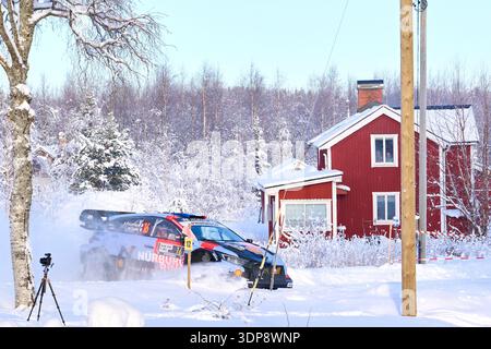Umeå 20260213 Adrien FOURMAUX (FRA) mit Beifahrer Alexandre CORIA (FRA), HYUNDAI SHELL MOBIS WORLD RALLYETEAM, HYUNDAI i20 N Rally1, RC1 Rally1 während Bygdsiljum 1 Foto: PEO Möller/TT Code 11549 dieser Text ist automatisch übersetzt Credit: TT News Agency/Alamy Live News Stockfoto