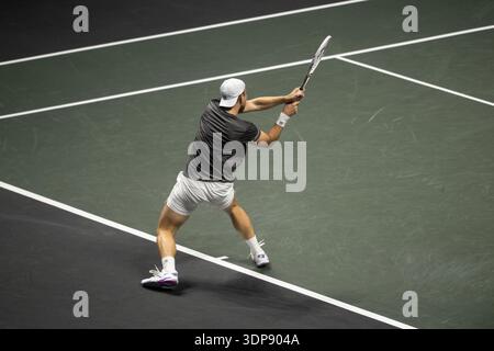 ROTTERDAM, NIEDERLANDE - 13. FEBRUAR: Tallon Griekspoor aus den Niederlanden im Kampf gegen Felix Auger-Aliassime aus Kanada während des Viertelfinals der ABN AMRO Open in Rotterdam Ahoy am 13. Februar 2026 in Rotterdam, Niederlande. Andy Astfalck/Alamy Live Stockfoto