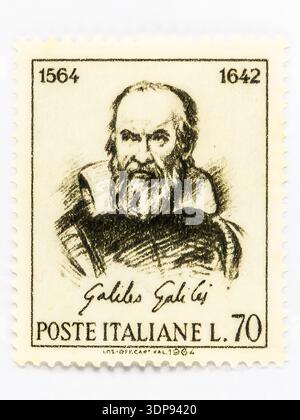 Vintage italienische Briefmarke zum Gedenken an den Wissenschaftler Galileo Galilei, 1564-1642. Stockfoto