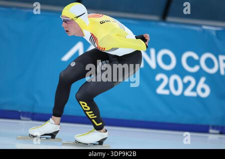 Mailand, Italien. Februar 2026. Die belgischen Bart-Schwünge treten während des 10000-m-Rennens der Männer bei den Olympischen Winterspielen Mailand-Cortina 2026 in Mailand, Italien, am 13. Februar 2026 an. Quelle: Li Jing/Xinhua/Alamy Live News Stockfoto