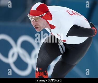 Mailand, Italien. Februar 2026. Der Kanadier Ted-Jan Bloemen tritt während des 10000-m-Rennens der Männer bei den Olympischen Winterspielen Mailand-Cortina 2026 in Mailand, Italien, am 13. Februar 2026 an. Quelle: Li Jing/Xinhua/Alamy Live News Stockfoto