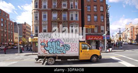 NEW YORK, NY, USA - 8. NOVEMBER 2013: Blick auf Chinatown Streets in Manhattan, New York, NY, USA vom 8. November 2013 Stockfoto