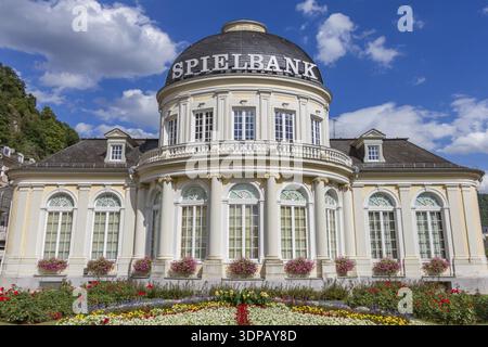 Bad Ems, Deutschland - 21. Juli 2015: Das Außenfoto des Spielbank Casino-Gebäudes wurde aus Richtung der Gärten an der Seite des Gebäudes aufgenommen Stockfoto
