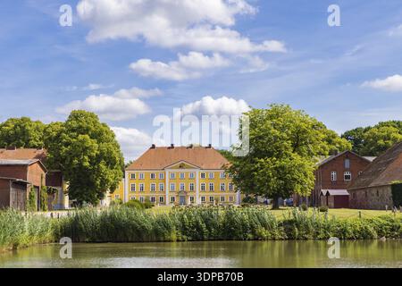 Schloss gut Wotersen in Roseburg Schleswig-Holstein in Deutschland als Filmset für einige deutsche Filme verwendet Stockfoto